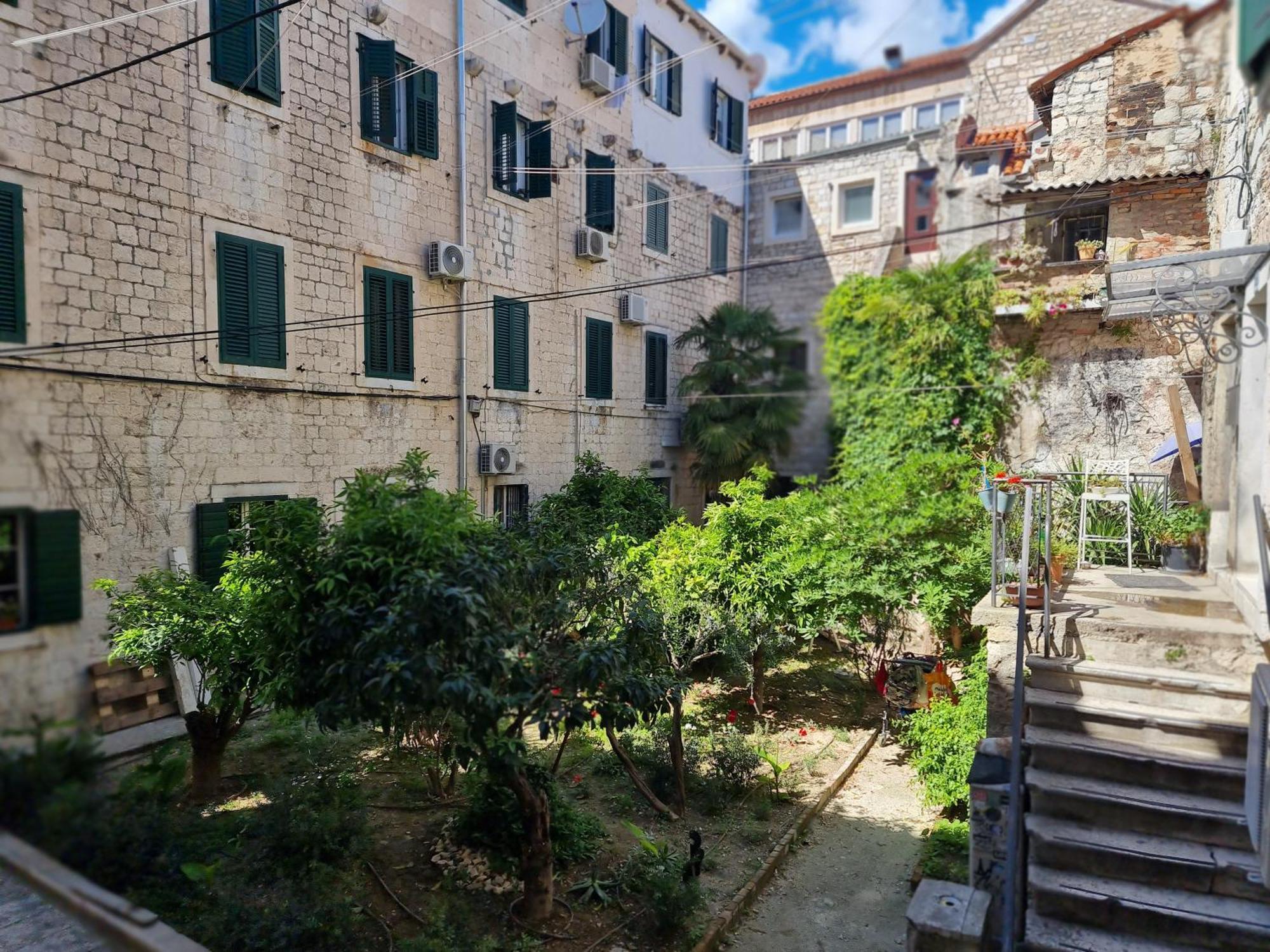 Center Room D16 In The Ancient Roman Palace Split Exterior foto